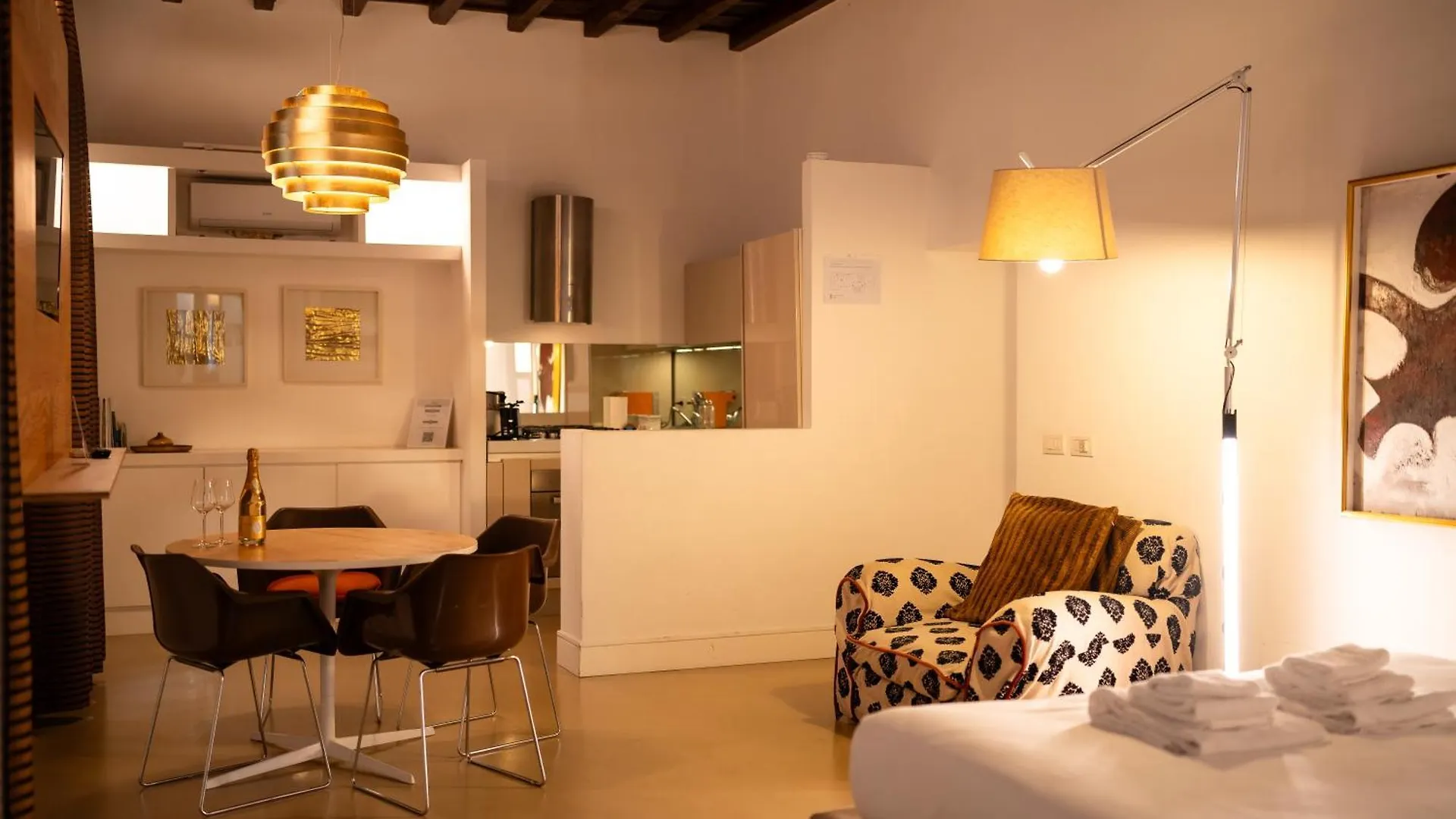 Gold Spanish'S Steps Apartment Rome Italy