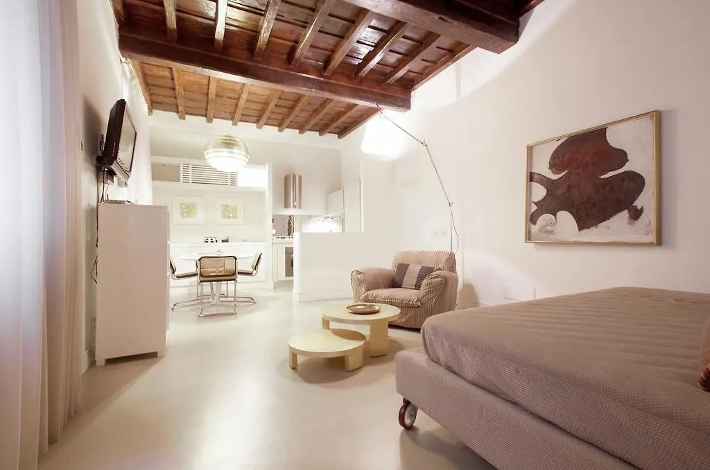 Gold Spanish'S Steps Apartment Rome