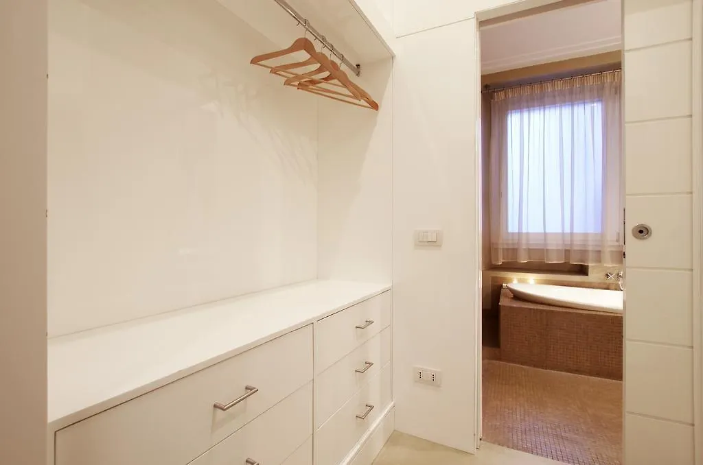 Gold Spanish'S Steps Apartment Rome
